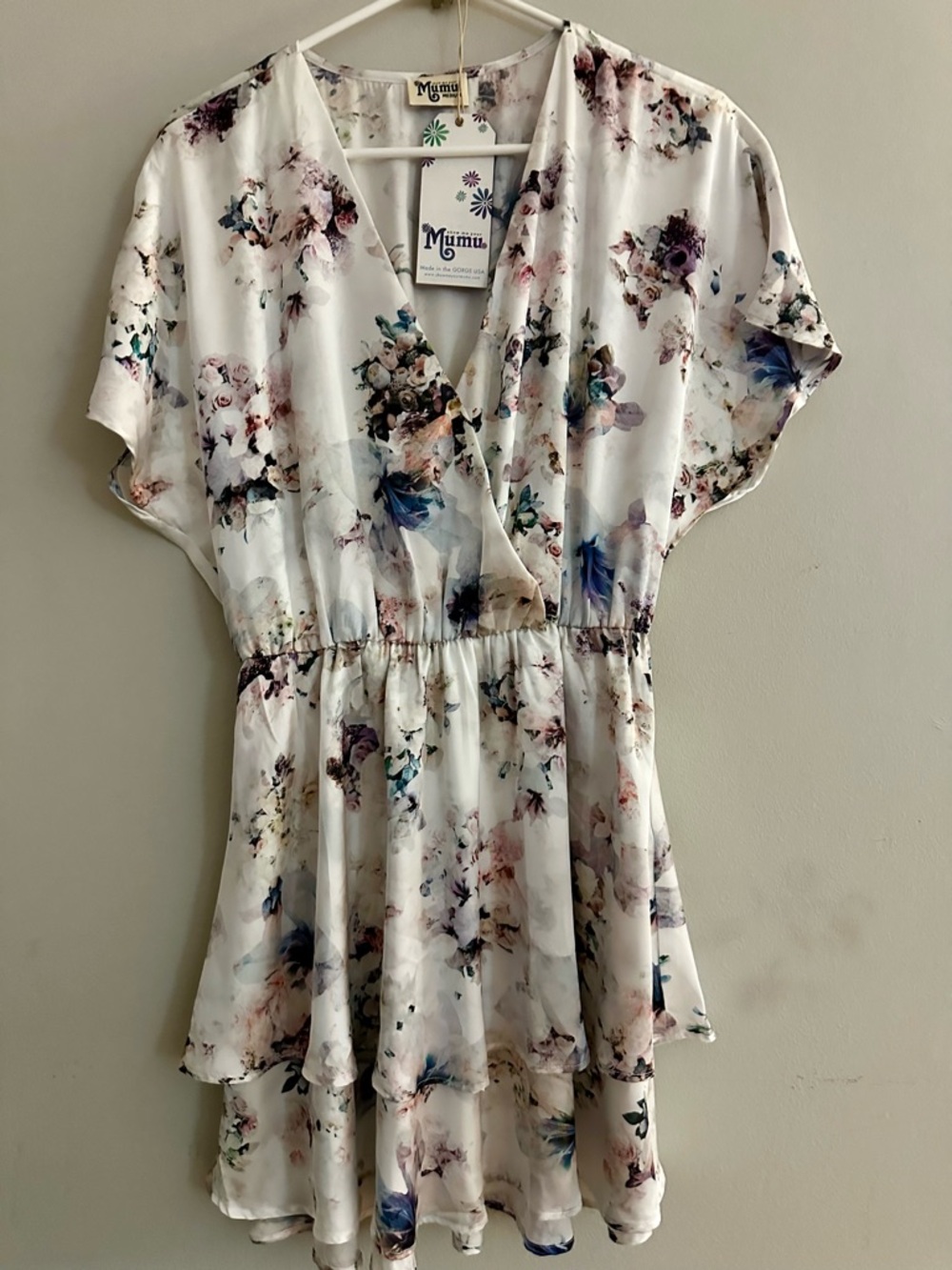 Mumu - White Floral V-Neck Short Sleeve Peplum Dress
